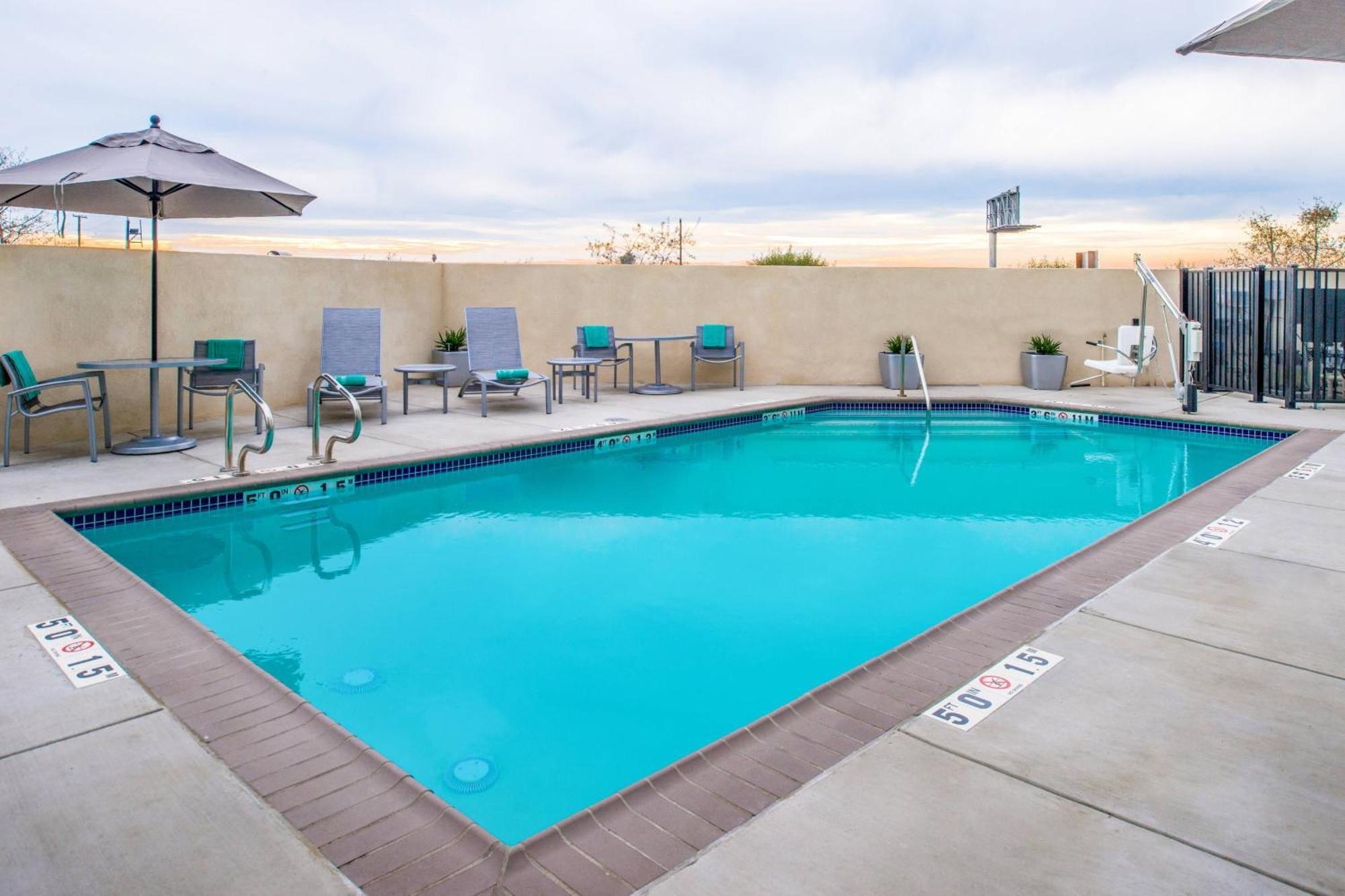 Towneplace Suites By Marriott Merced Esterno foto