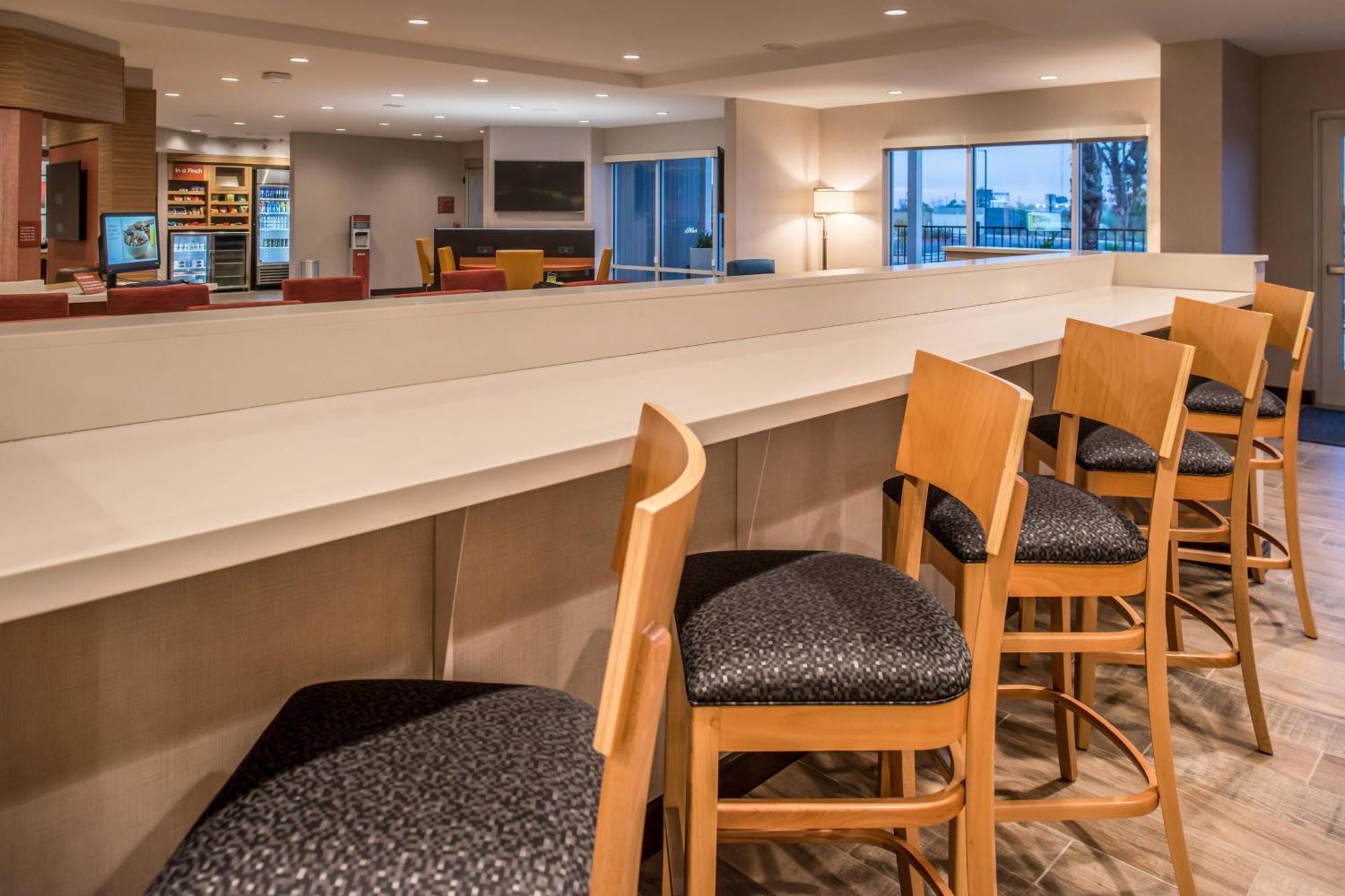Towneplace Suites By Marriott Merced Esterno foto