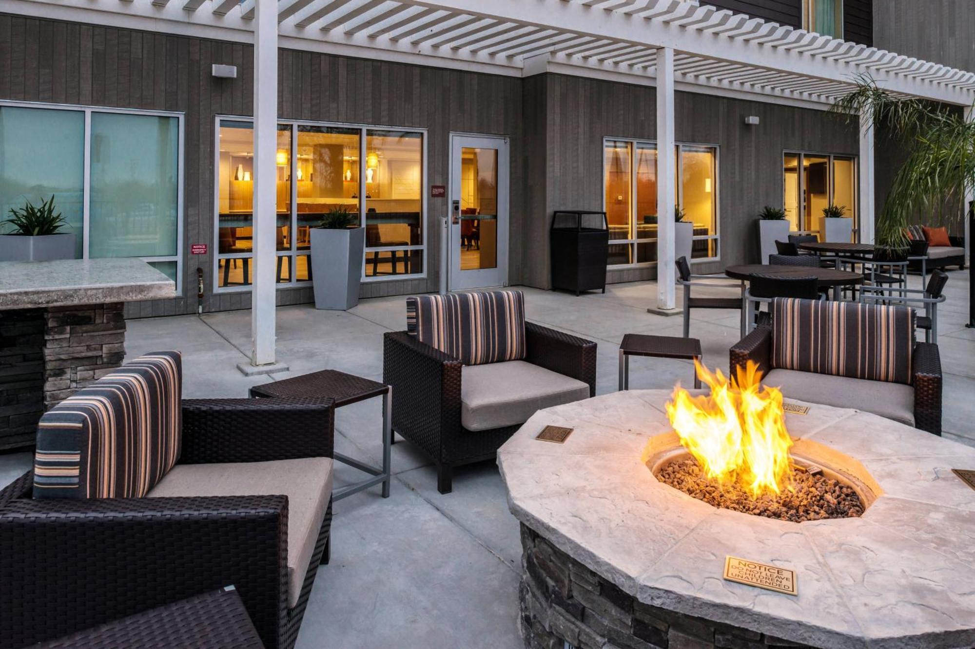 Towneplace Suites By Marriott Merced Esterno foto